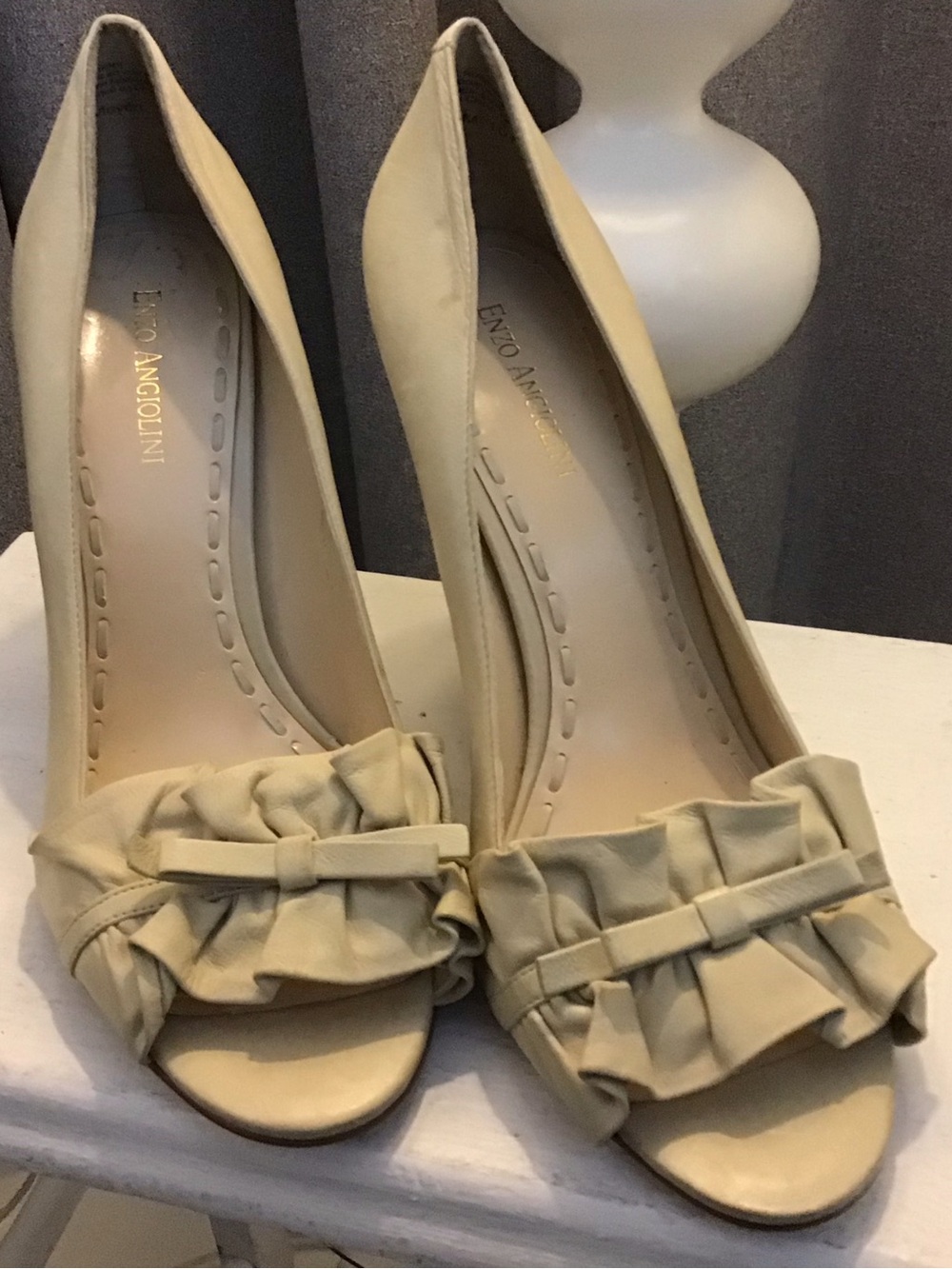 Enzo Angiolini Light Cream Open-Toe Ruffle Bow Heels